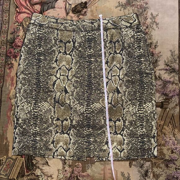 Metallic Gold Snake Skin Skirt - Picture 10 of 12
